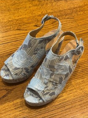 Yoki Platform Women's Blue Floral Slingback Peep-Toe Wedge Block Heel Sandals
